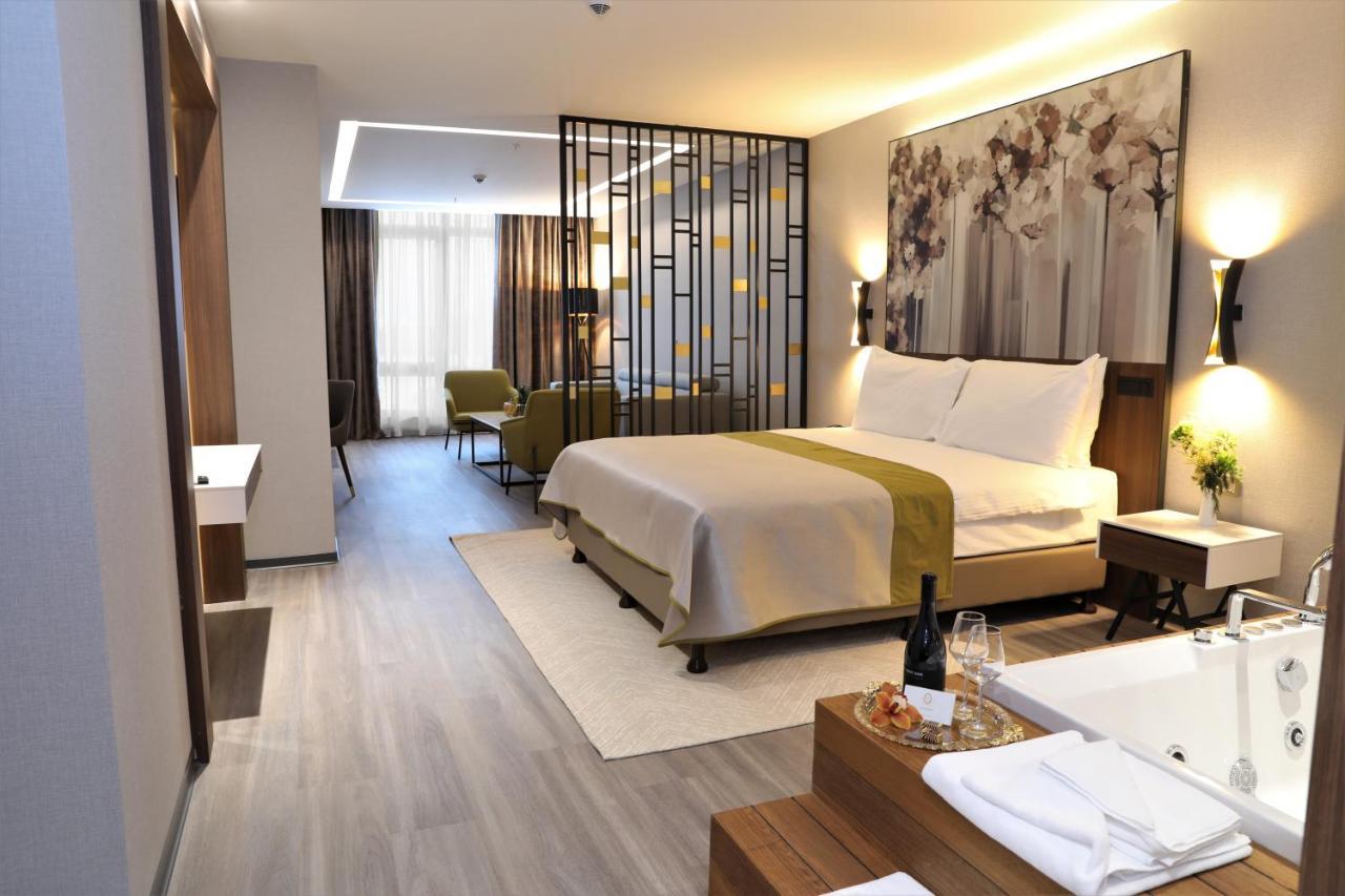 Limak Skopje Luxury Hotel المظهر الخارجي الصورة A suite at the hotel