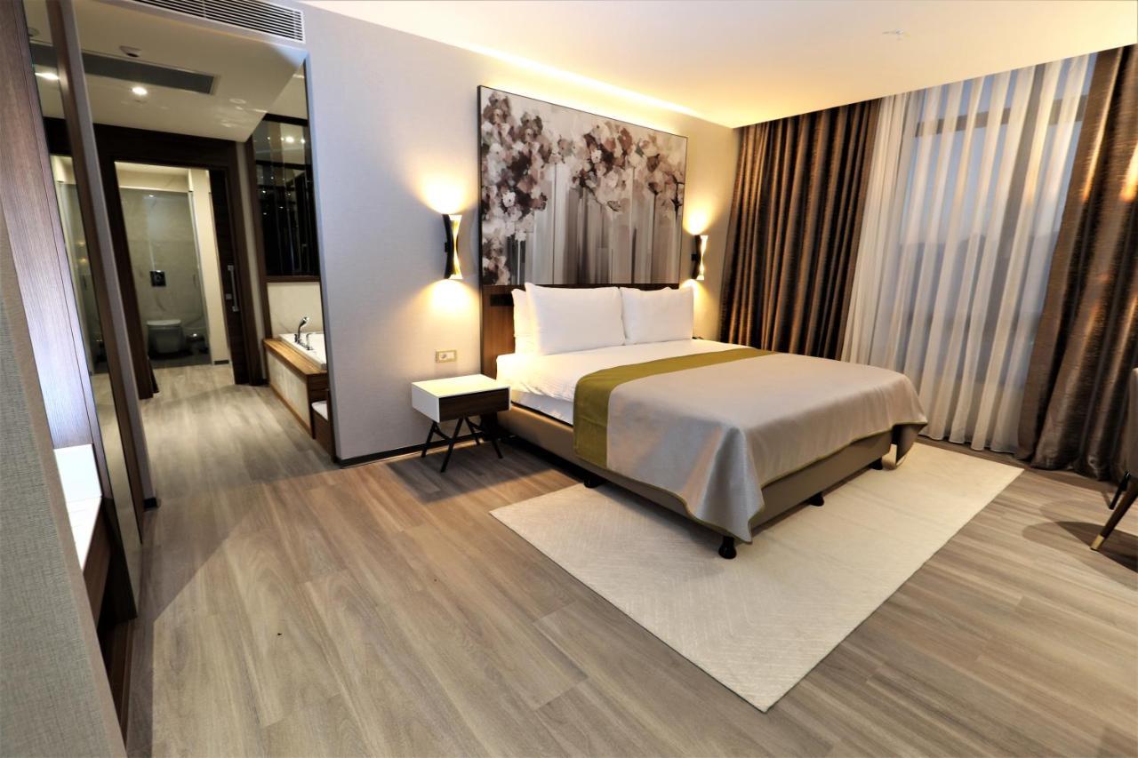 Limak Skopje Luxury Hotel المظهر الخارجي الصورة A bedroom at the hotel