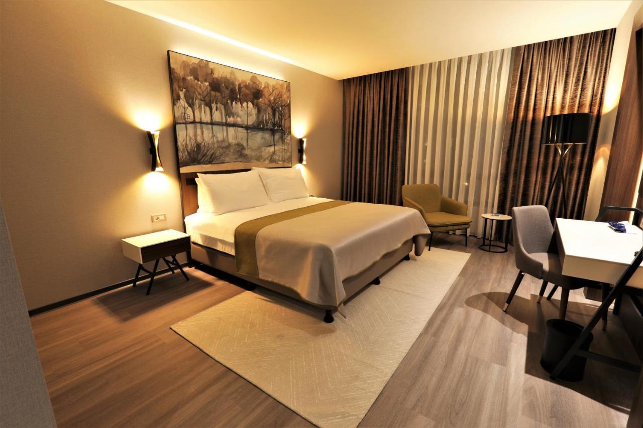 Limak Skopje Luxury Hotel المظهر الخارجي الصورة A bedroom