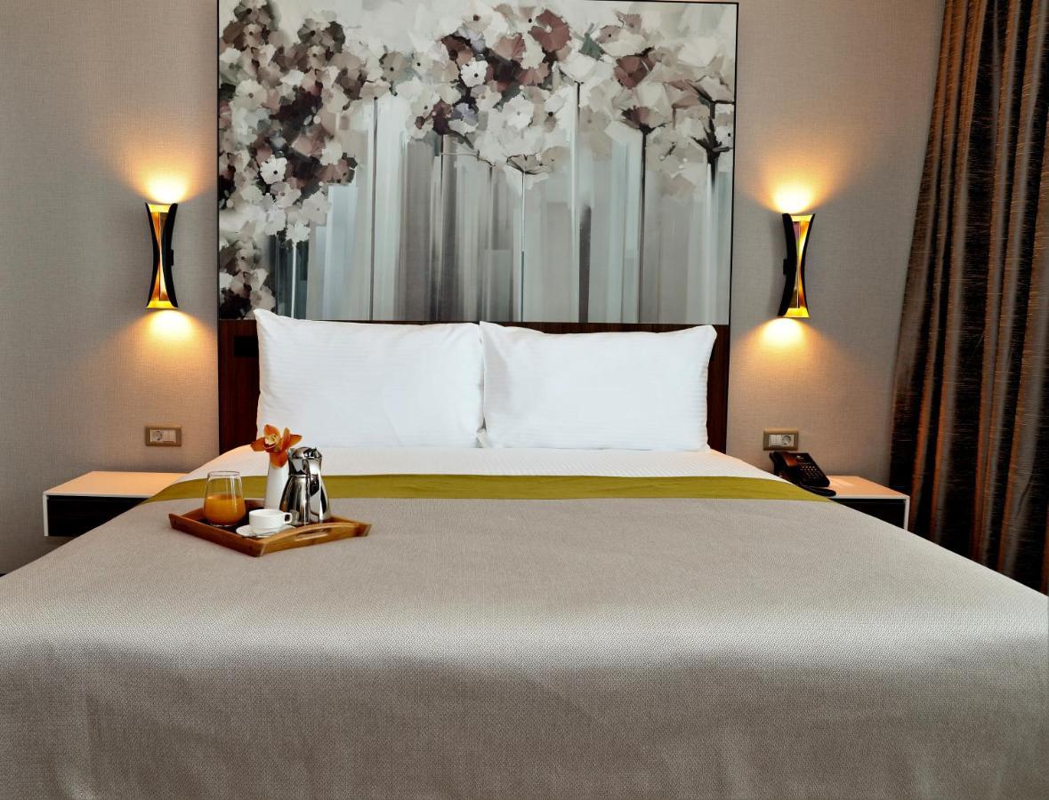 Limak Skopje Luxury Hotel المظهر الخارجي الصورة A bedroom at the hotel