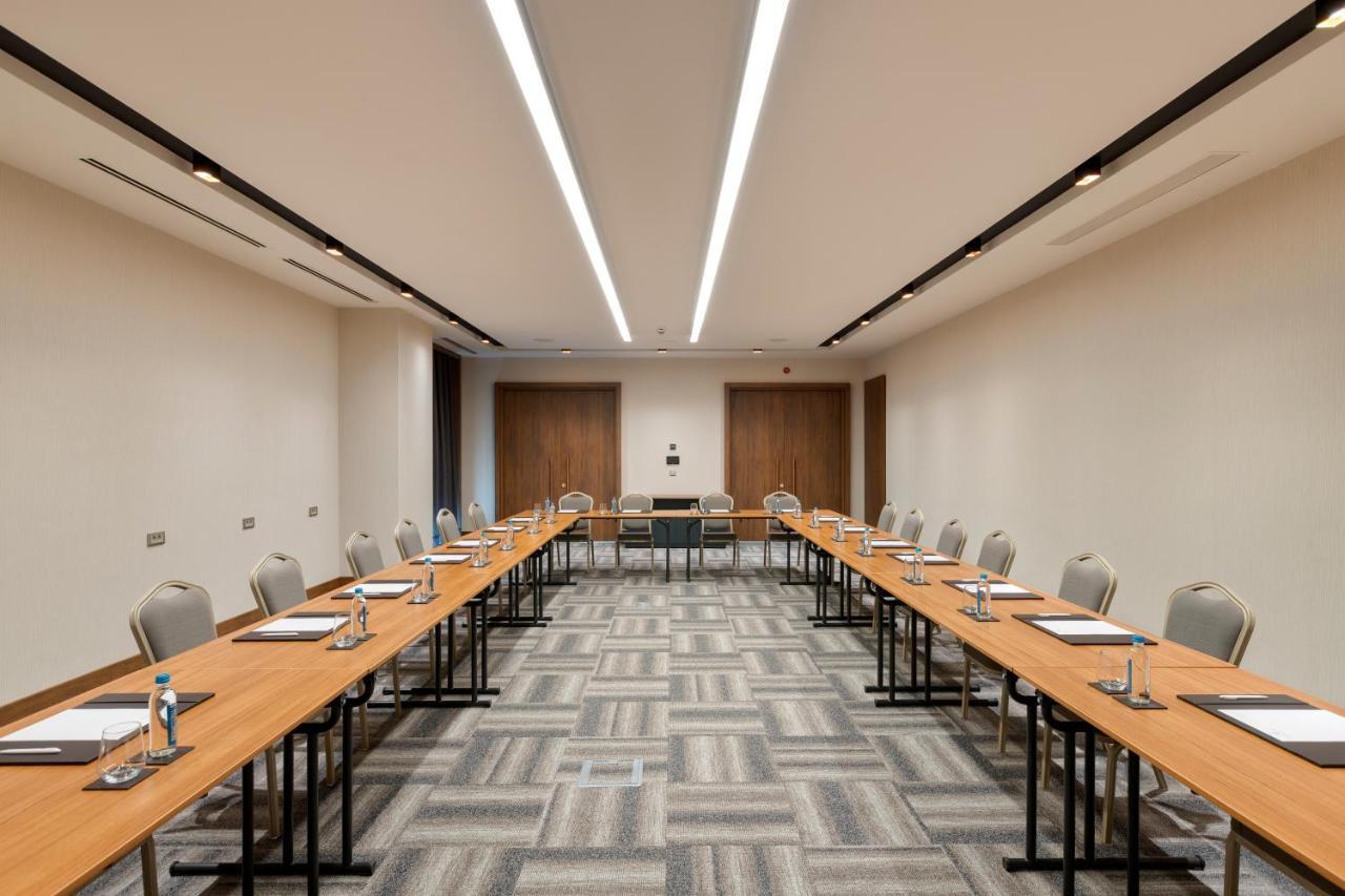 Limak Skopje Luxury Hotel المظهر الخارجي الصورة Meeting room